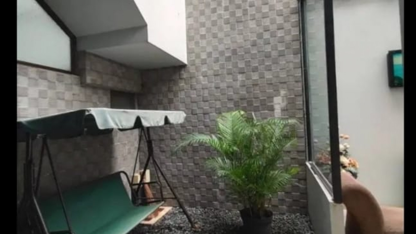 Dijual rumah di The Green BSD