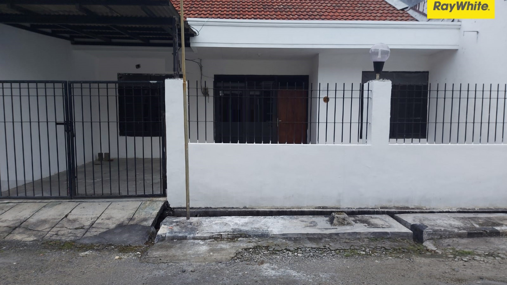 Disewakan Rumah di Babatan Mukti, Surabaya