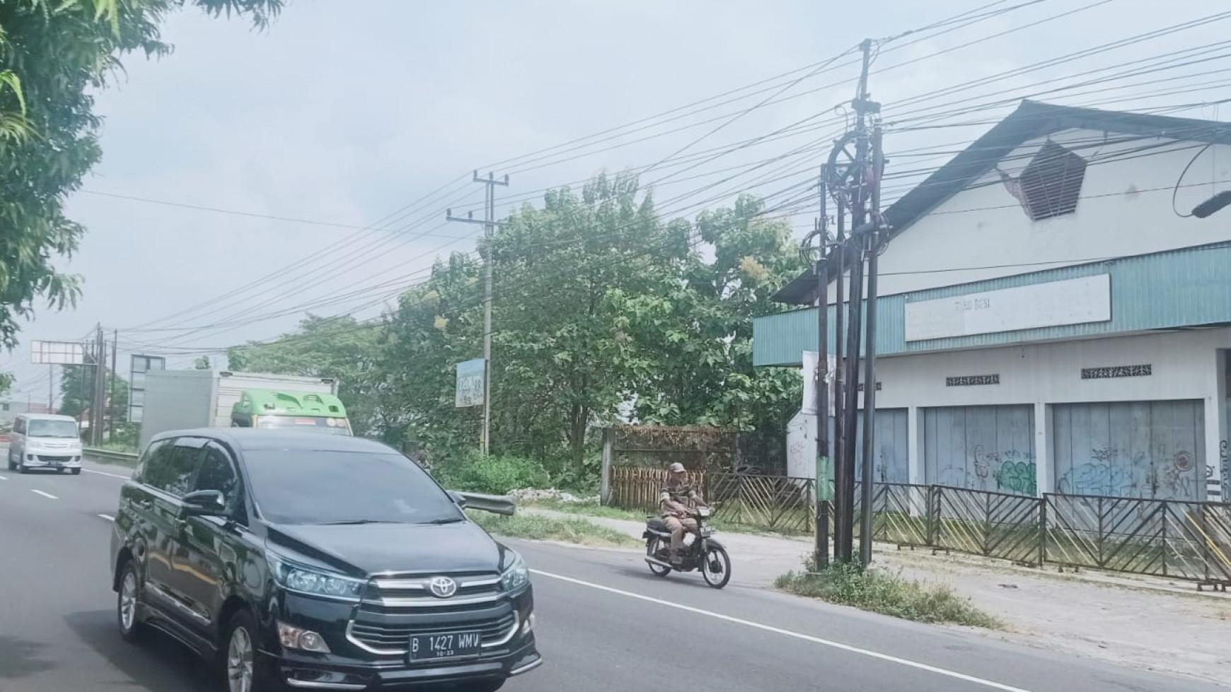 Gudang Luas di Jl. Jogja-Solo, Prambanan, Klaten