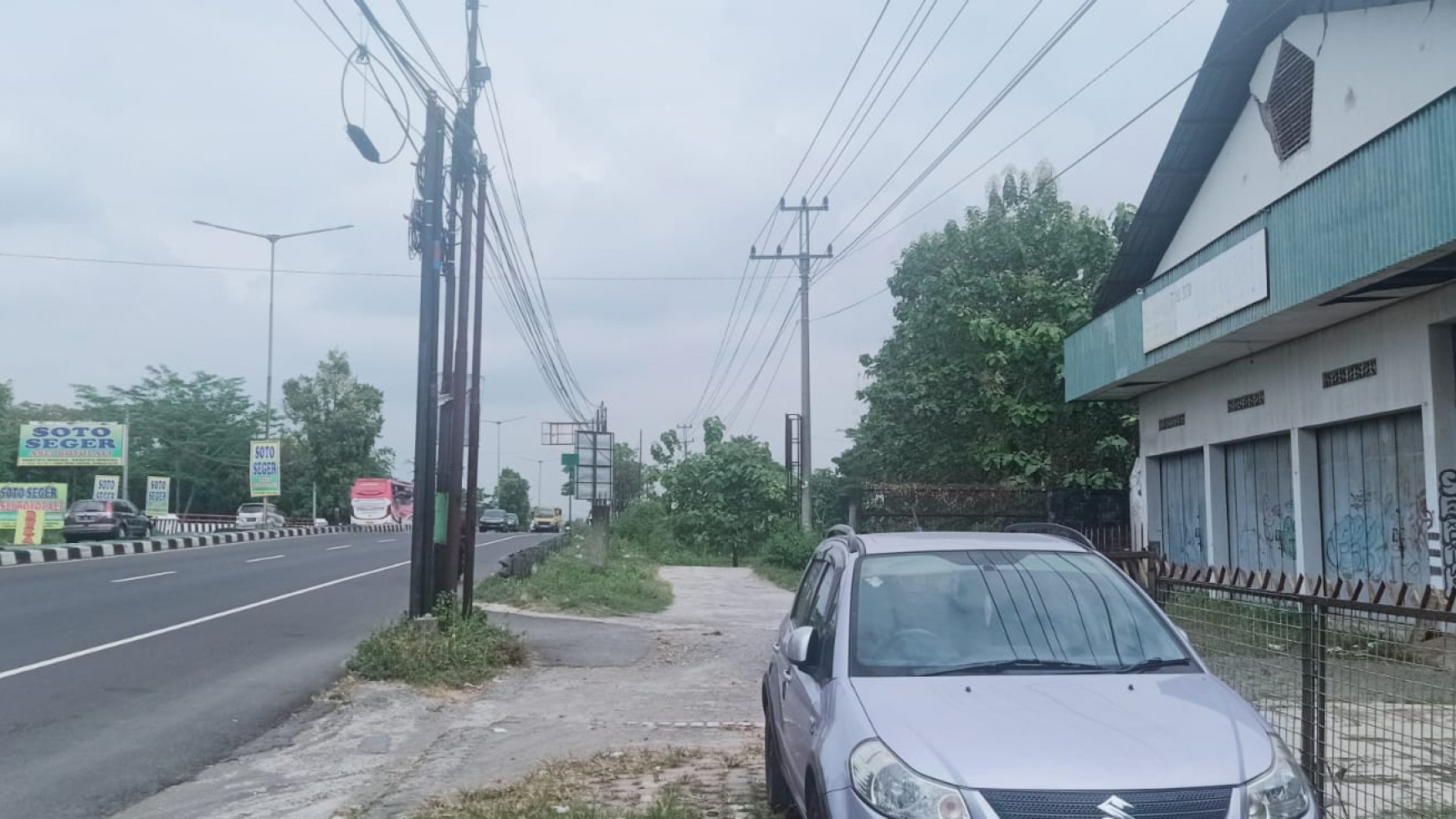 Gudang Luas di Jl. Jogja-Solo, Prambanan, Klaten