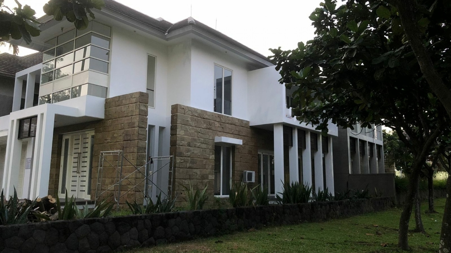 Dijual Rumah Cluster Istimewa Citraland Surabaya Barat