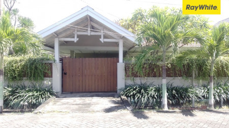 Dijual Rumah SHM Full Furnish di Jalan Manyar Surabaya