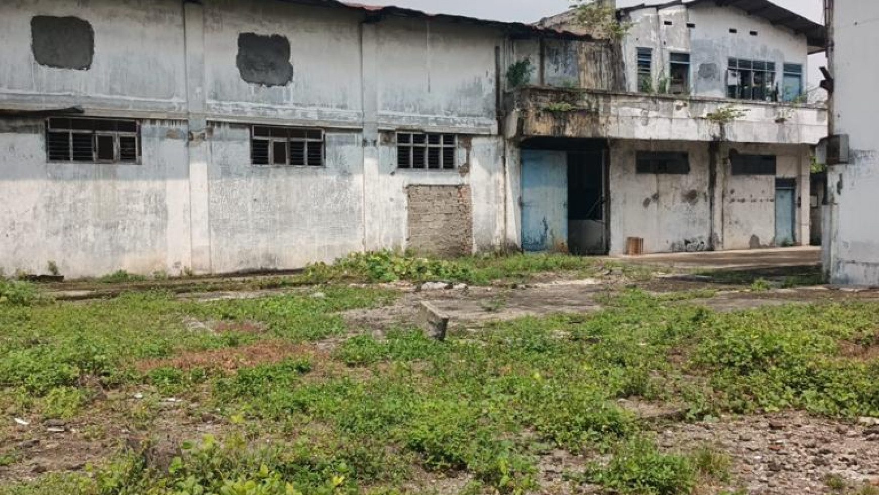 Ex Gudang Cibitung, Bekasi 14 Km ke pintu toll  Bekasi Timur..