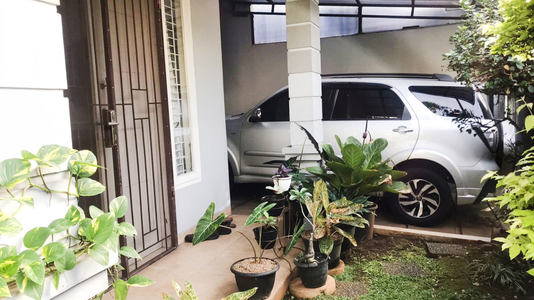 Rumah Bagus Di Kencana Loka, BSD Tangerang Selatan