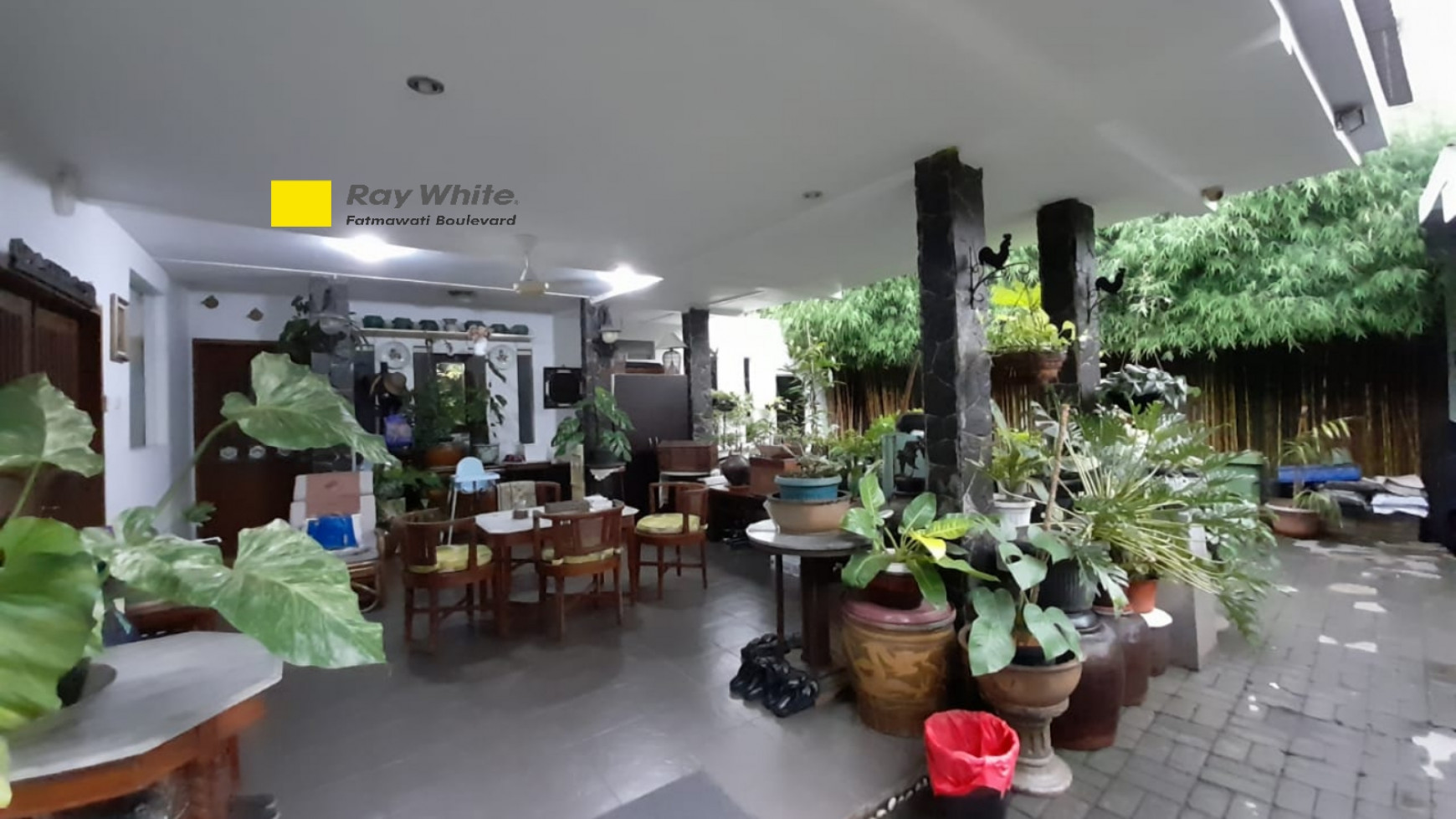 For sale rumah kolonial dalam komplek elite patraland jakarta selatan