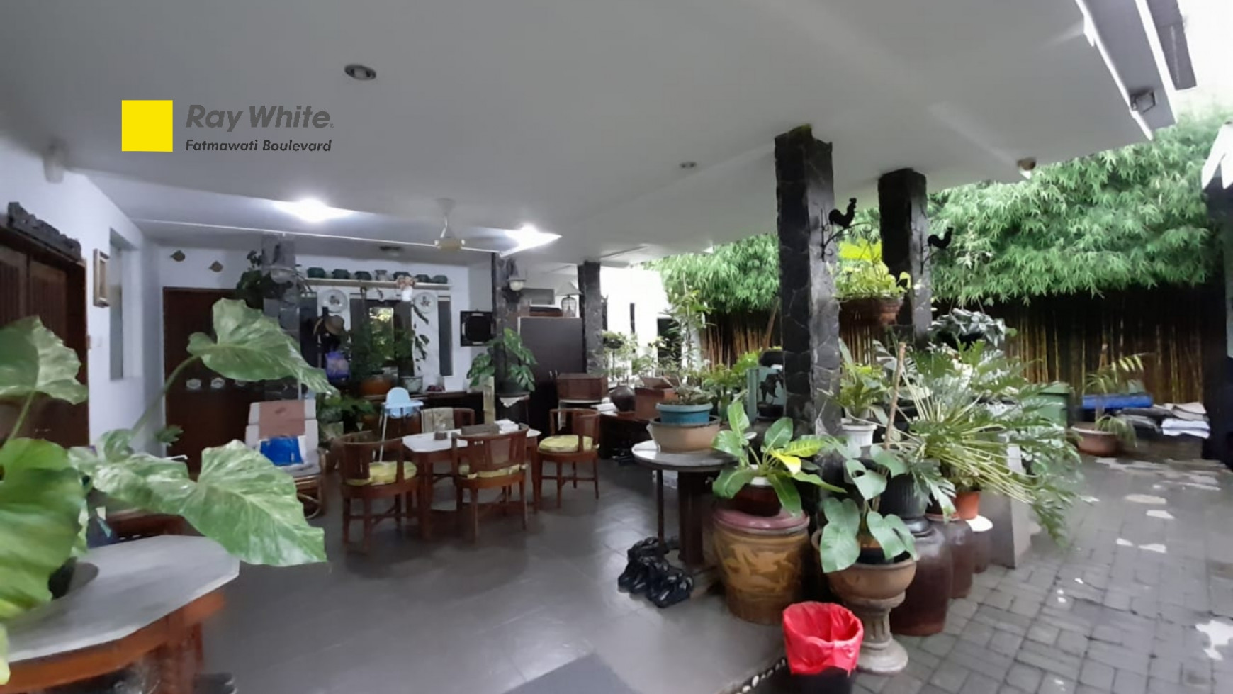 For sale rumah kolonial dalam komplek elite patraland jakarta selatan