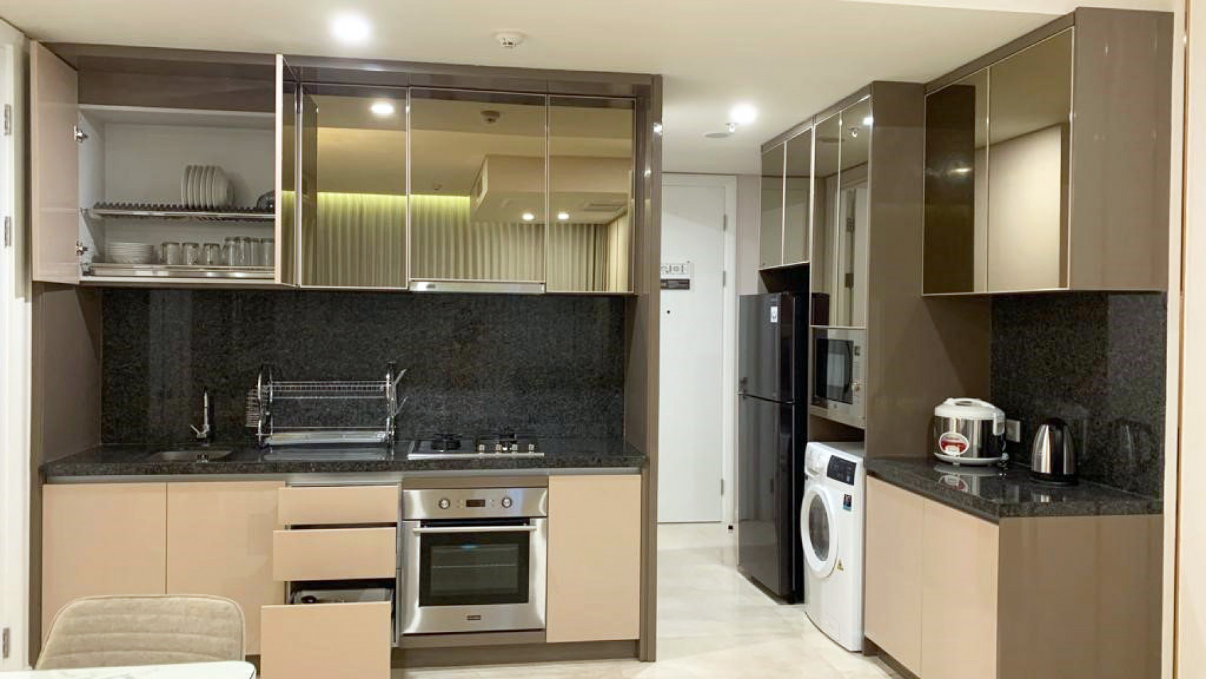 Apartement Mewah di Galaxy Residence (Galaxy Mall Private Lift), 3 Bedroom, View City, Furnished