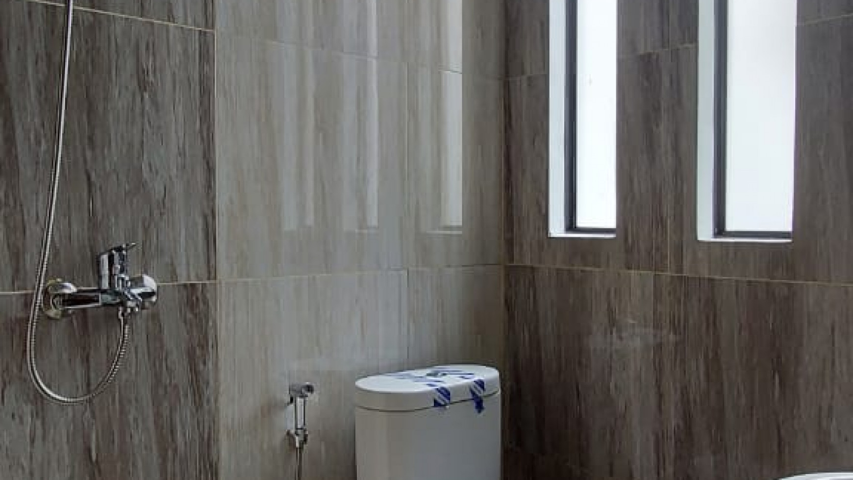 Rumah brand new minimalis di ciputat