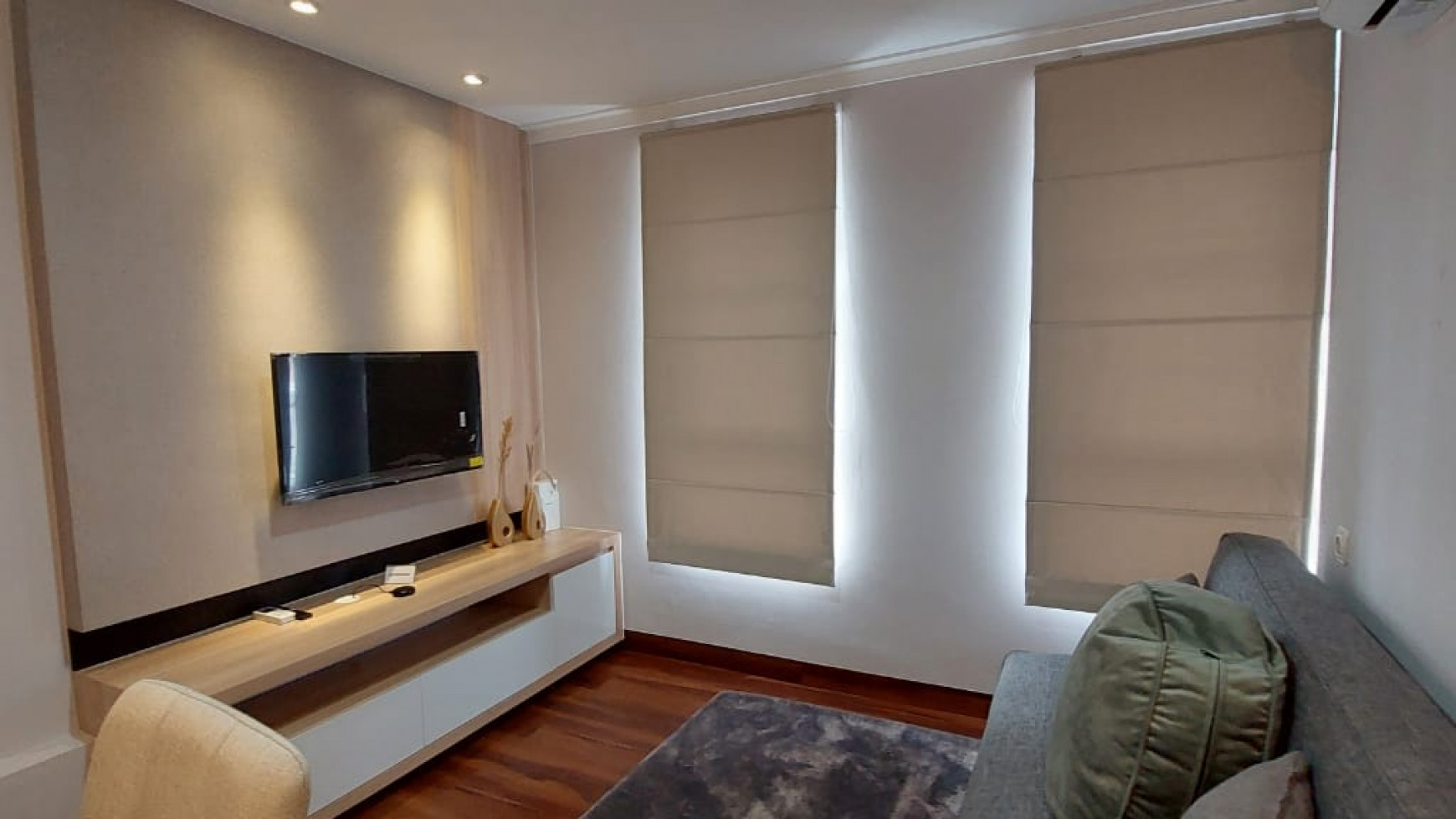 Rumah brand new minimalis di ciputat