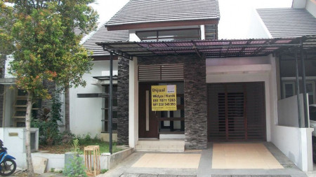 Rumah di Citraland Queenstown Surabaya, Siap Huni, Cocok untuk pasutri muda 