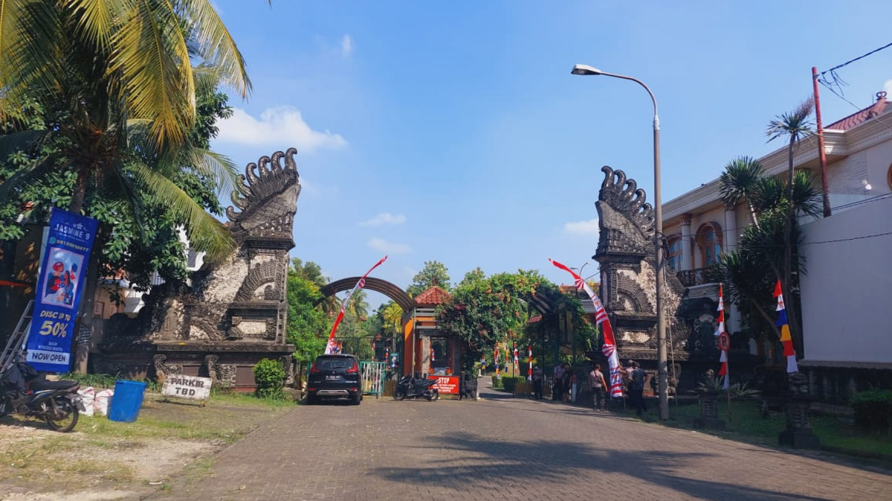 Rumah MEWAH Etnik Bali dan Siap Huni @Bali View Cirendeu