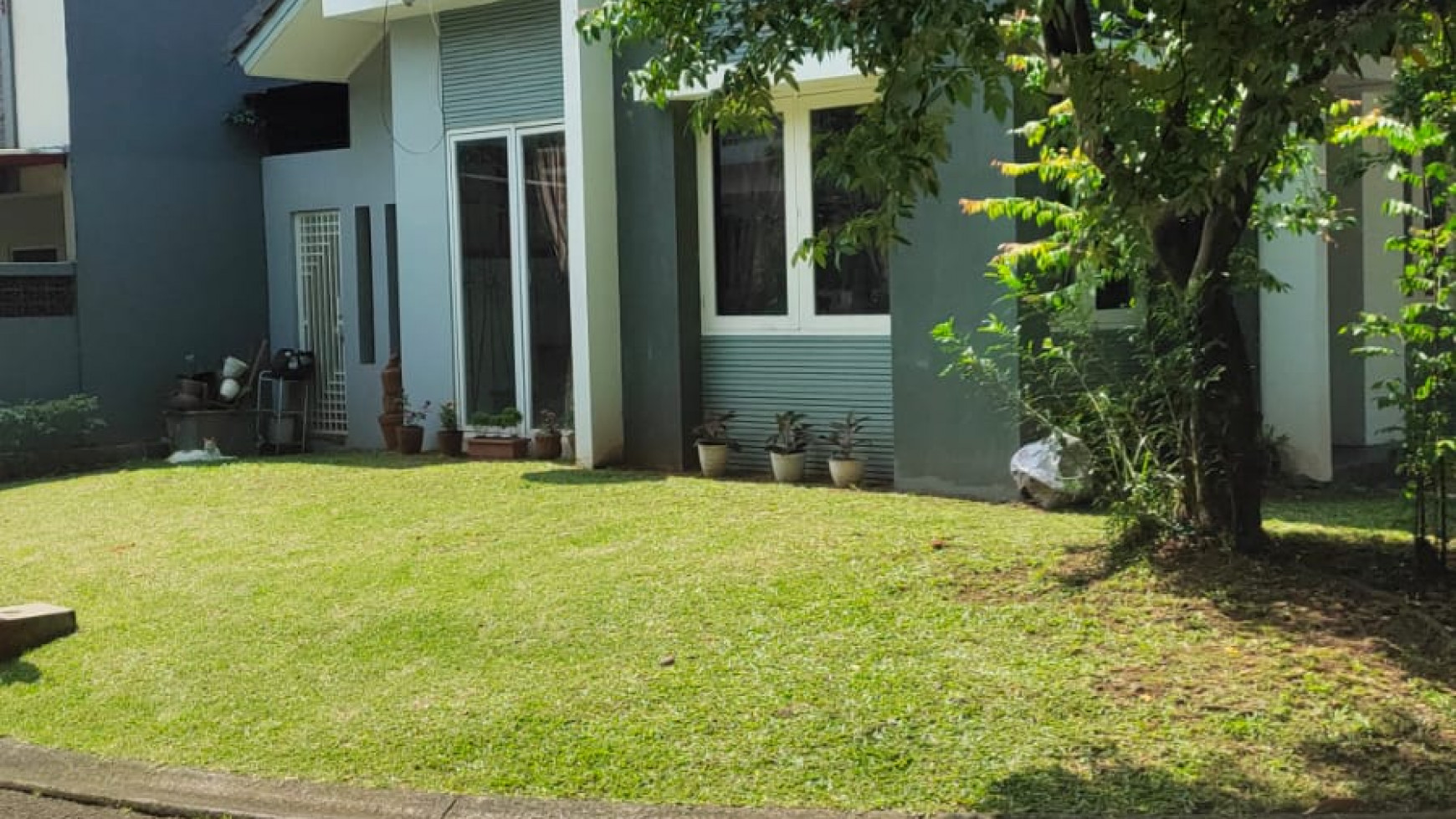 Neo Catalonia, Nusa loka BSD di hook 