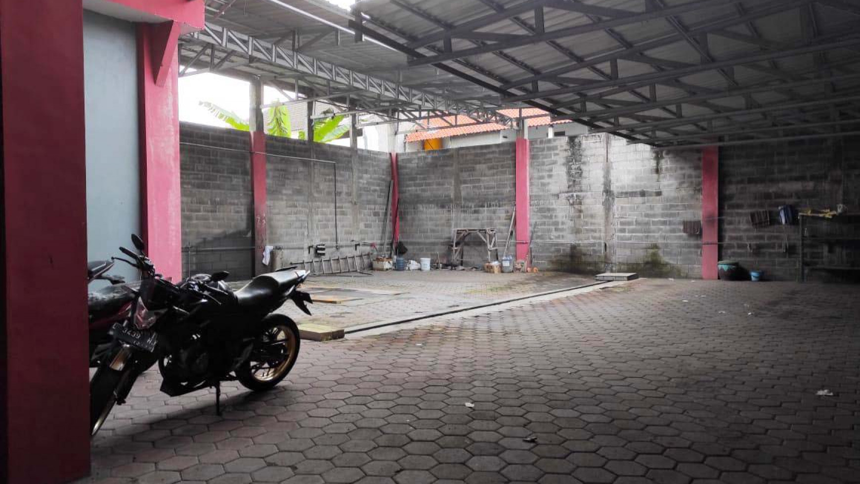 Rumah Usaha di Sidosermo (ex. Car wash), Lokasi Strategis, Dekat Plaza Marina, Cocok untuk usaha apapun - LS -