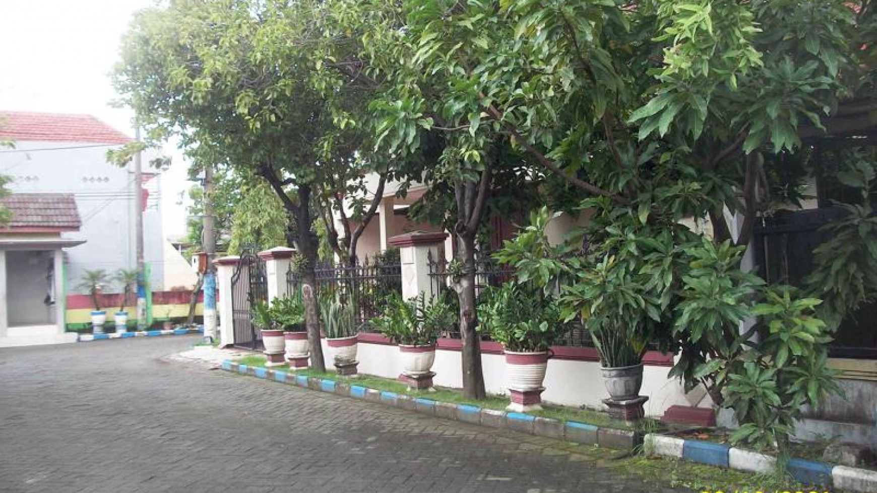 Rumah di Perum Kehutanan Merpati, Bagus + Terawat, Hook/pojokan, Row Jalan depan Lebar + Paving, Full Furnish, Siap Huni - MG -