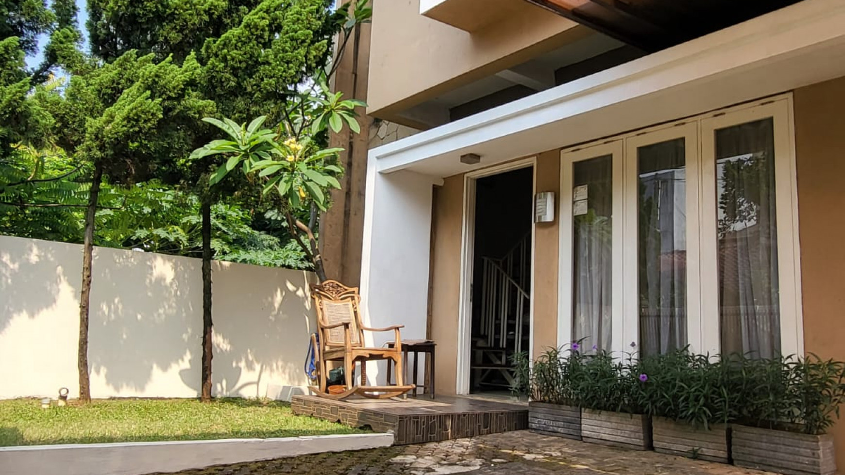 For Sale rumah minimalist dalam komplek yang strategis dekat pondok indah 