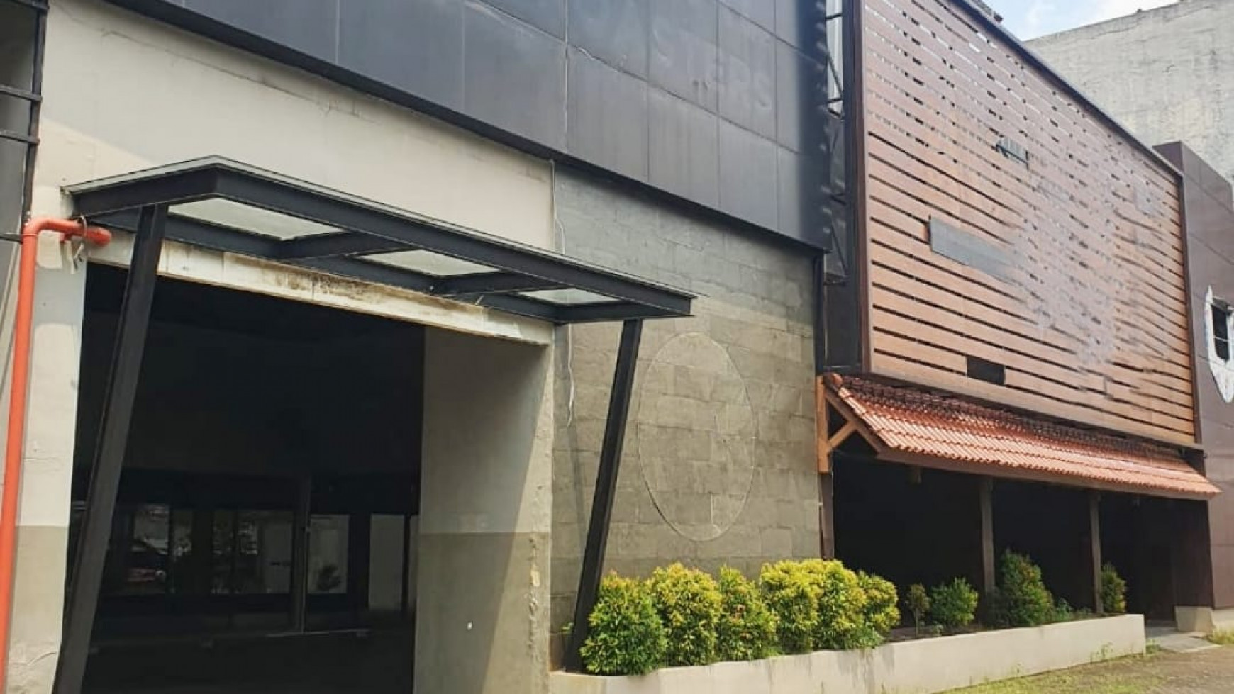 GEDUNG BAGUS DESIN INDUSTRIALIST AREA FATMAWATI RAYA 