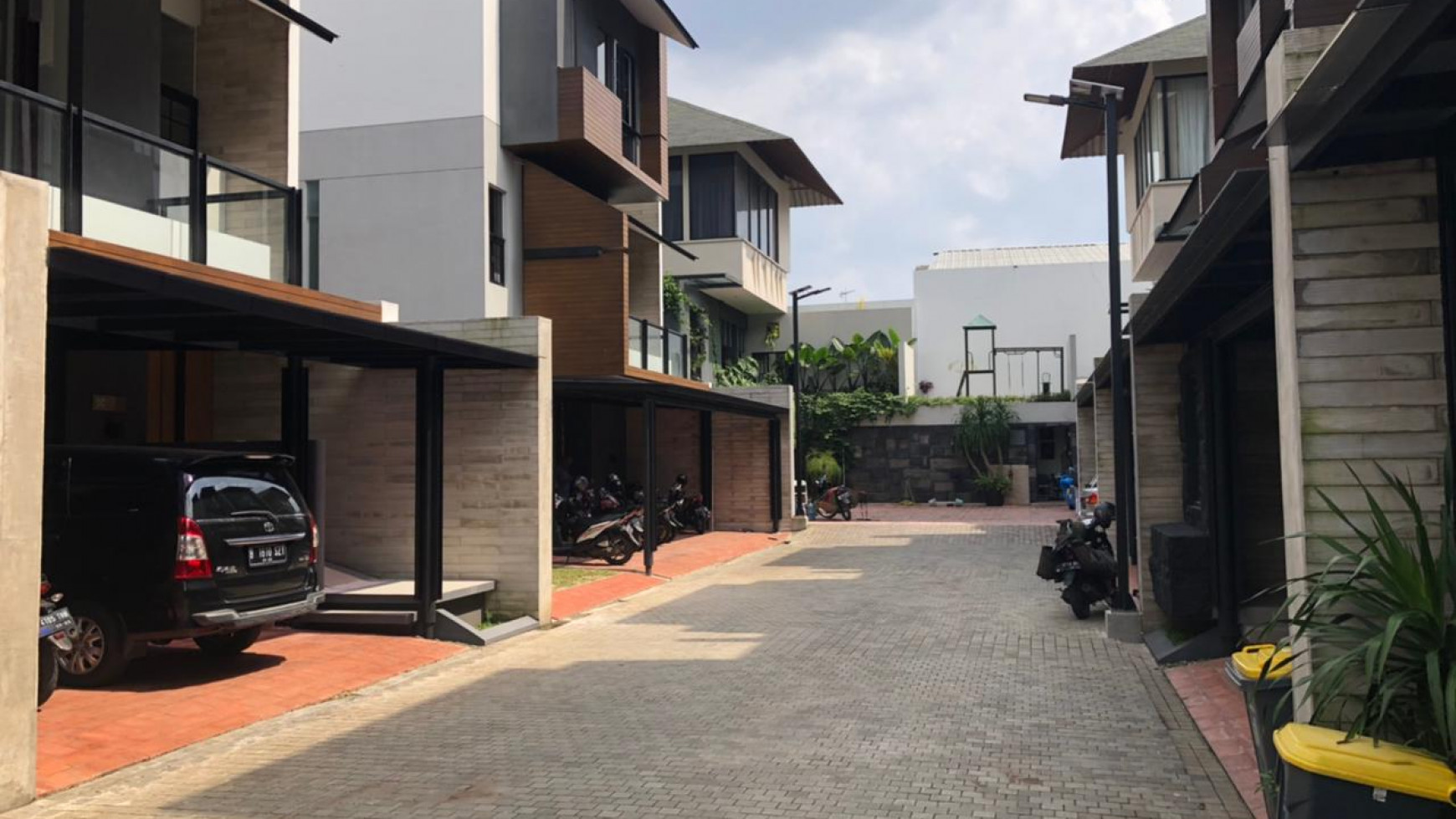 Rumah baru, Minimalis Modern di dalam Townhouse 200 M2 ke MTR