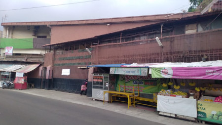 Gudang / Rumah Kost/mess Karyawan Tepi jalan besar