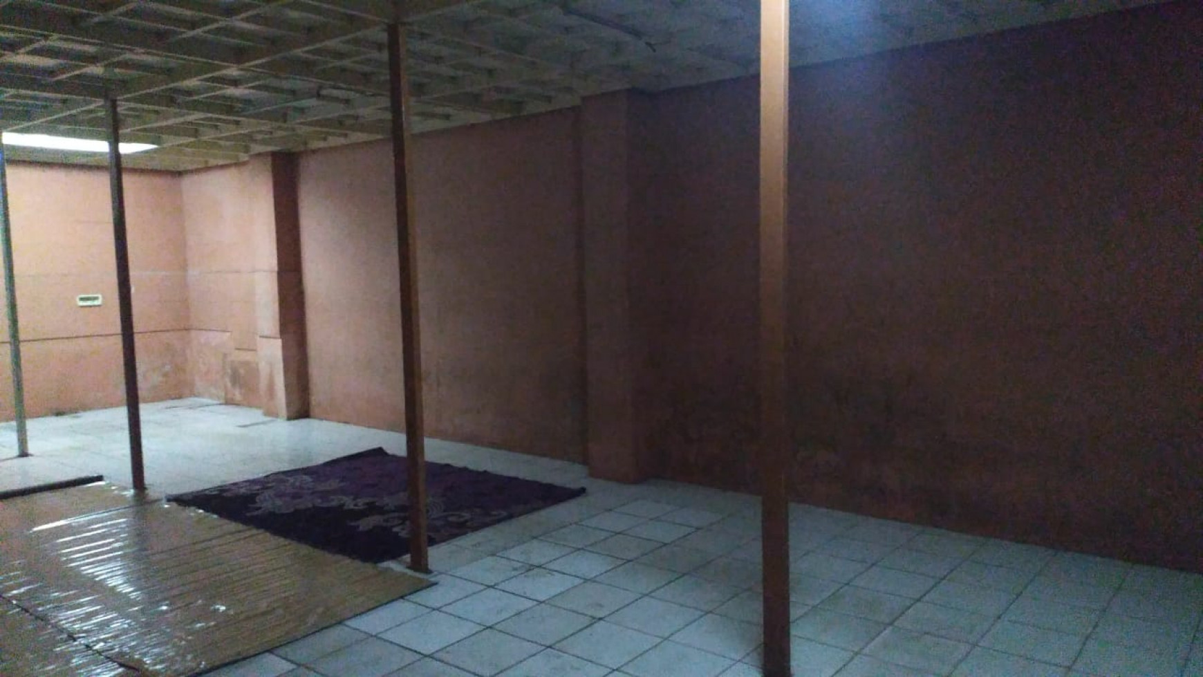 Gudang / Rumah Kost/mess Karyawan Tepi jalan besar