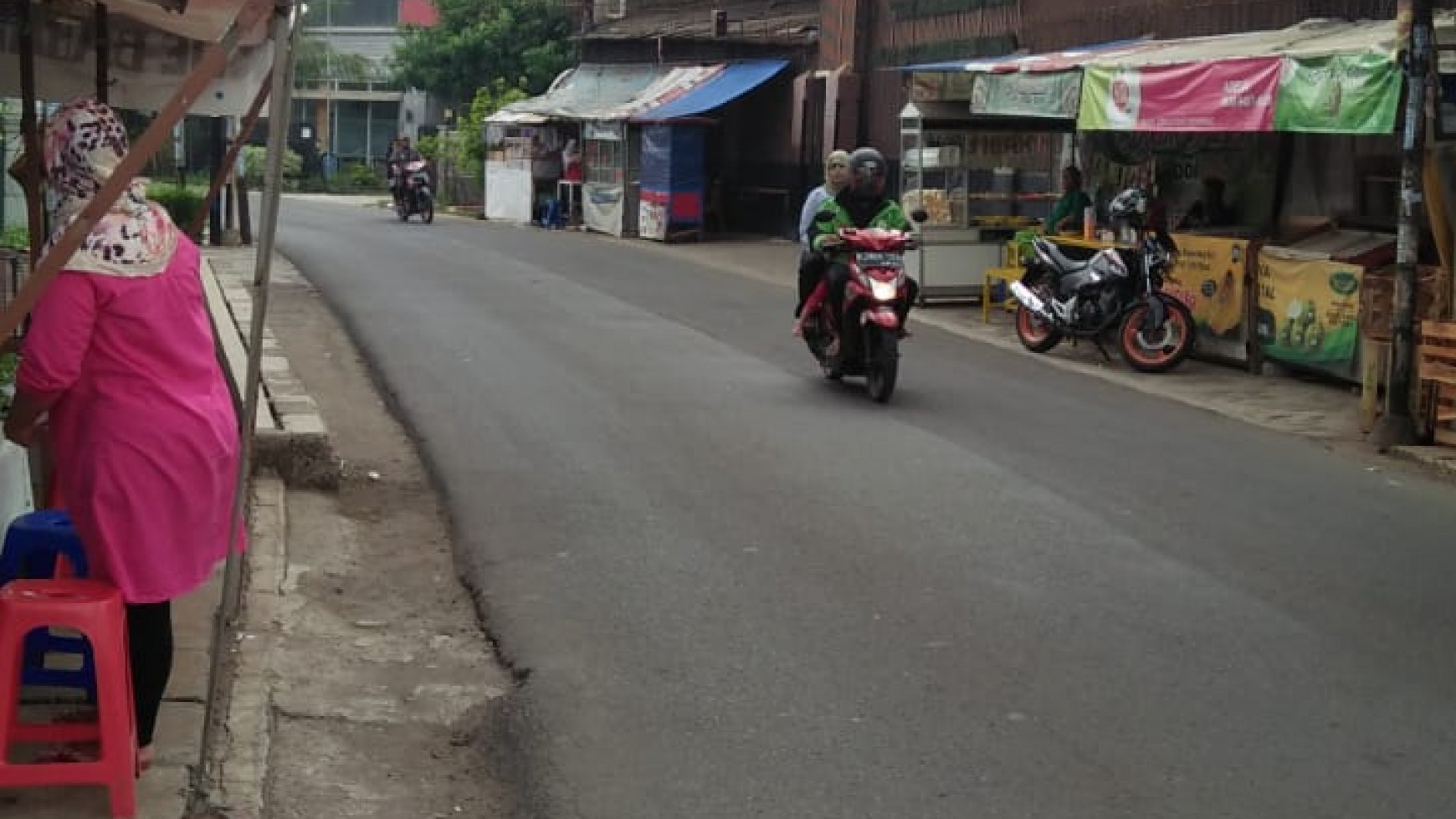 Gudang / Rumah Kost/mess Karyawan Tepi jalan besar