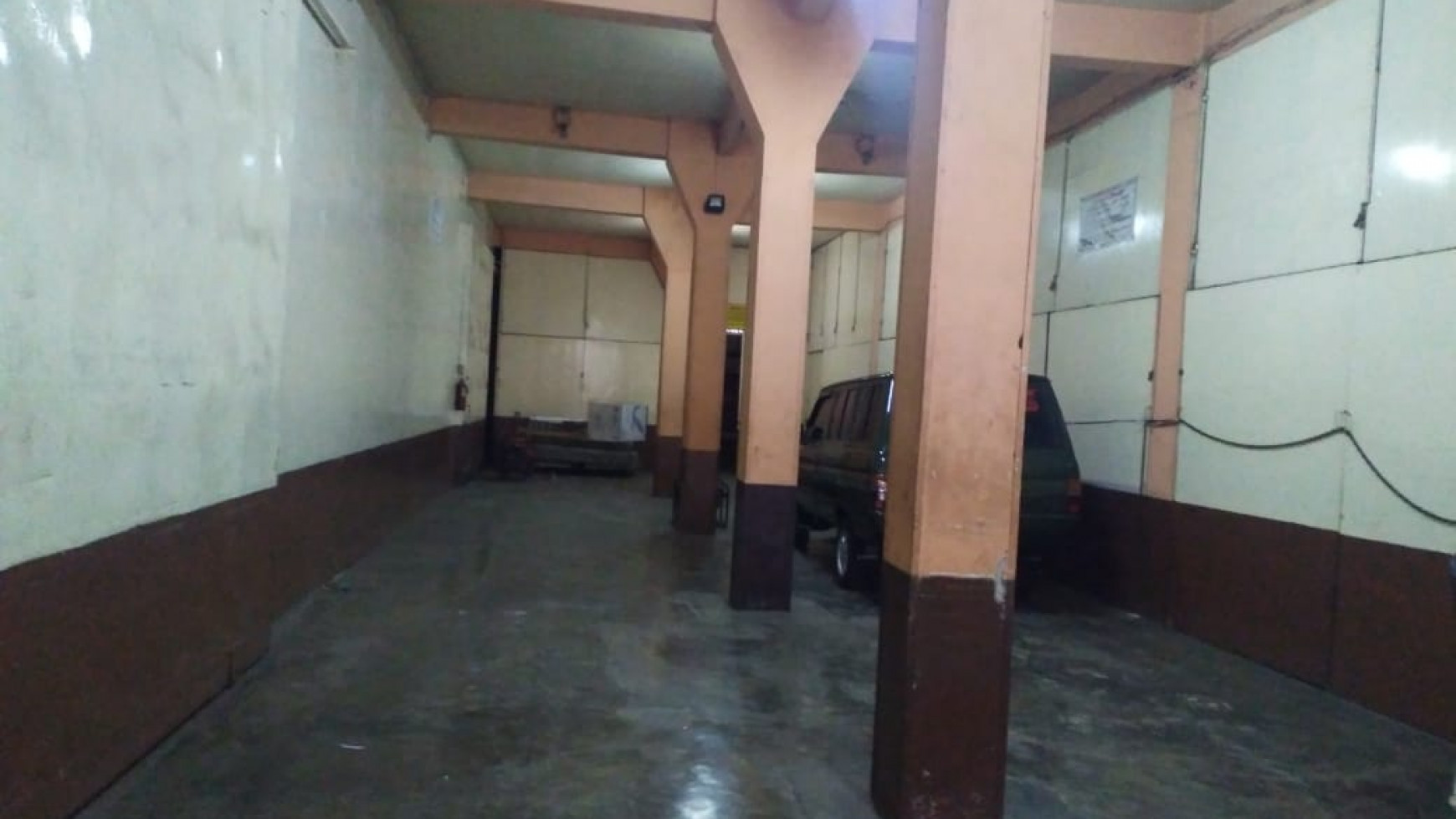 Gudang / Rumah Kost/mess Karyawan Tepi jalan besar