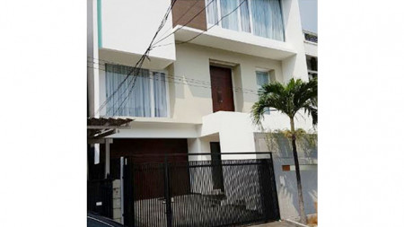 Rumah Gading Kirana Barat, Kelapa Gading Luas 11x17m2