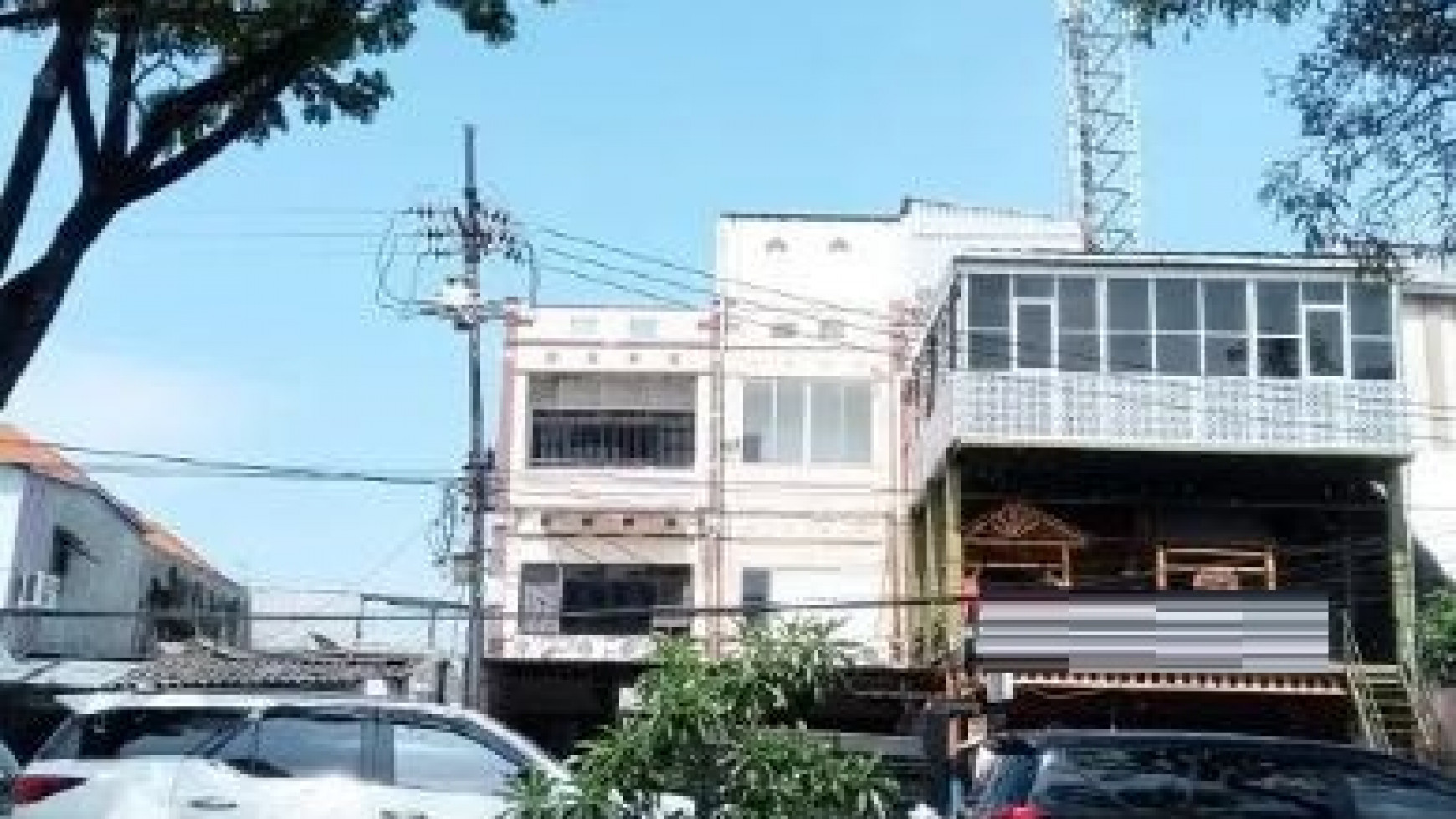 Dijual Rumah 4 lantai di Nginden Semolo, Surabaya