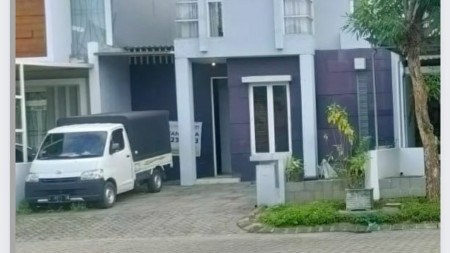 MURAH LUAS 8x16,5 - Rumah Royal Residence Wiyung Surabaya - Carport 2 Mobil LUAS - Cantik Siap Huni