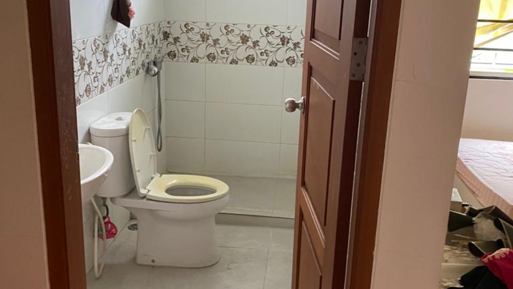 Rumah bagus dan rapih di beverly golf JL. Medara lippo karawaci tangerang