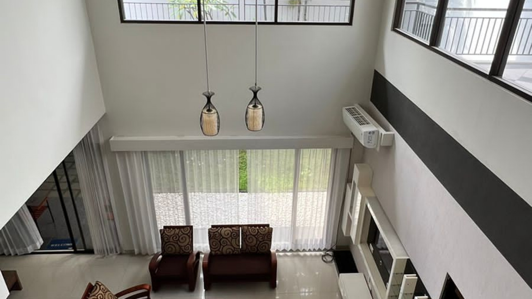 Dijual Rumah Minimalis Ciamikkk , Kondisi Siap Huni Dian Istana Cluster Park Avenue