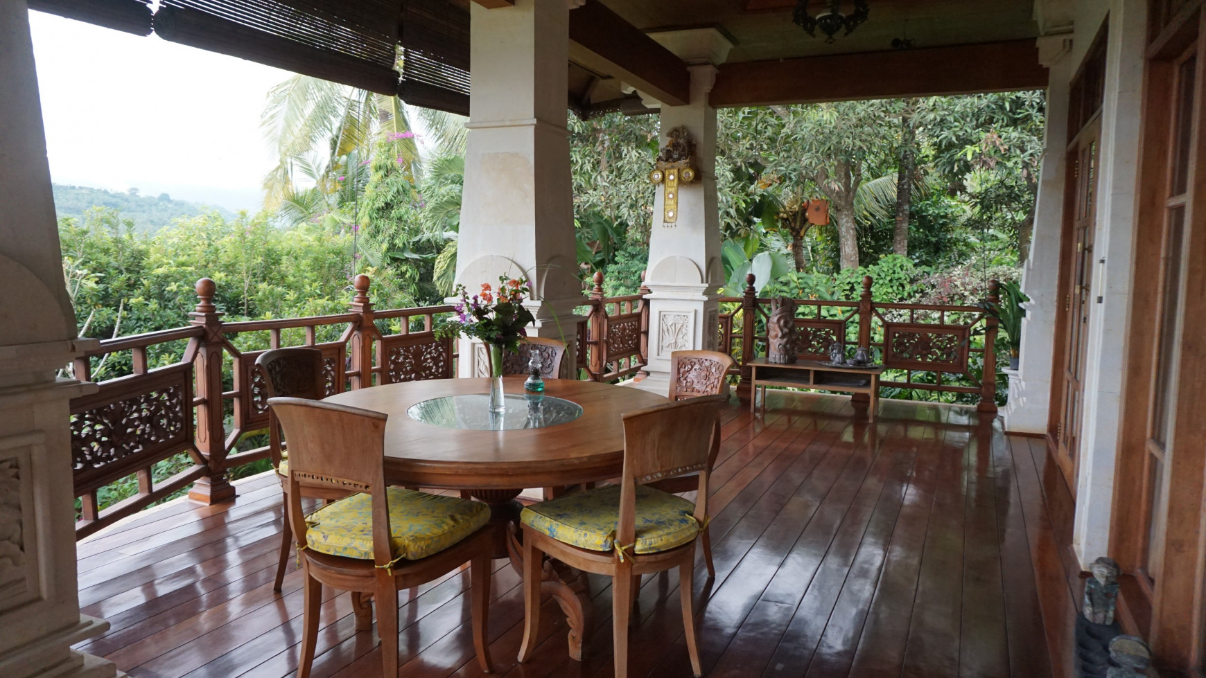 INCREDIBLE AND UNIQUE PROPERTY FOR SALE IN THE MIDDLE OF A SUMPTUOUS TROPICAL GARDEN