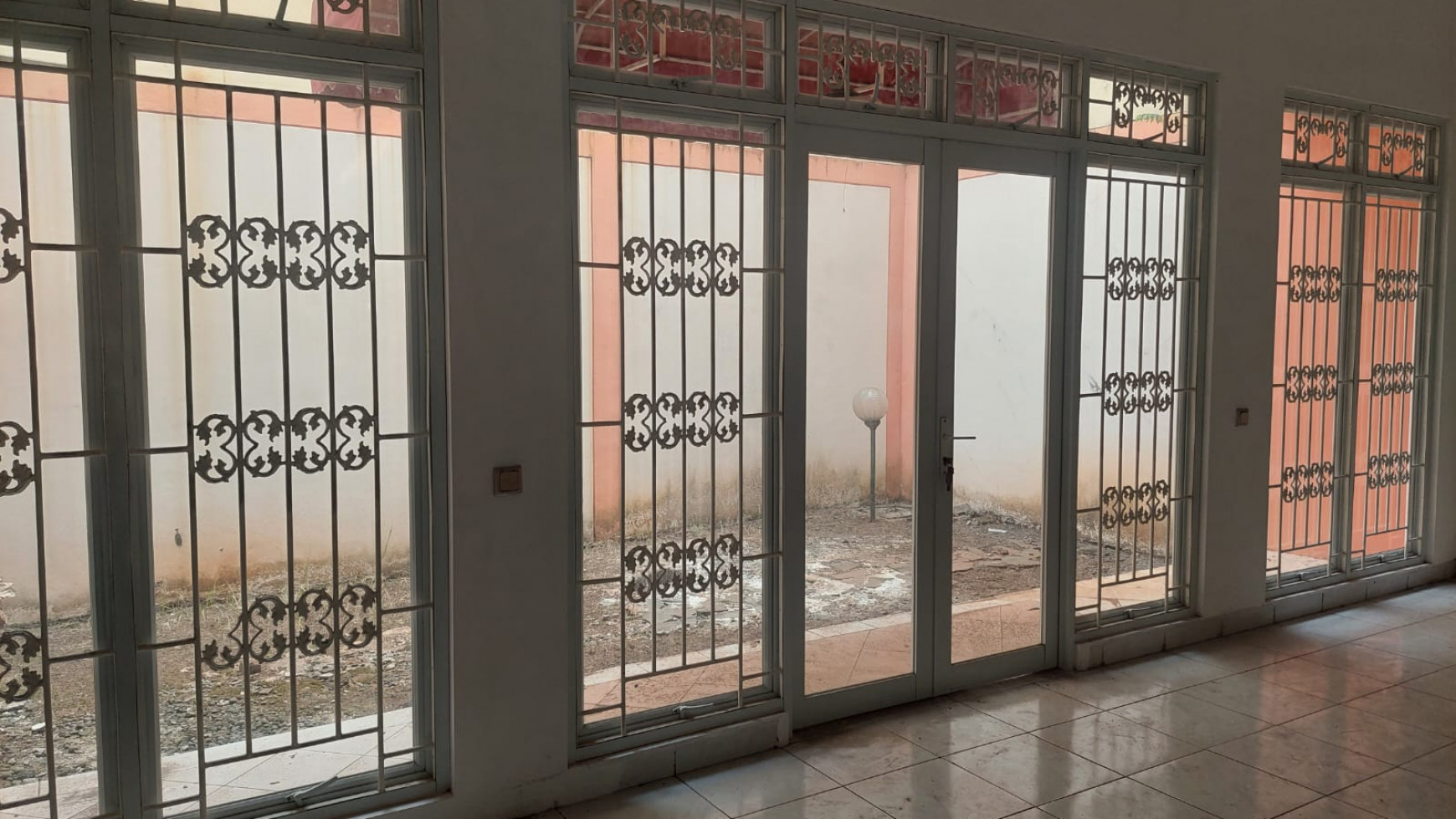 Rumah Besar Murah Puspita Loka BSD City