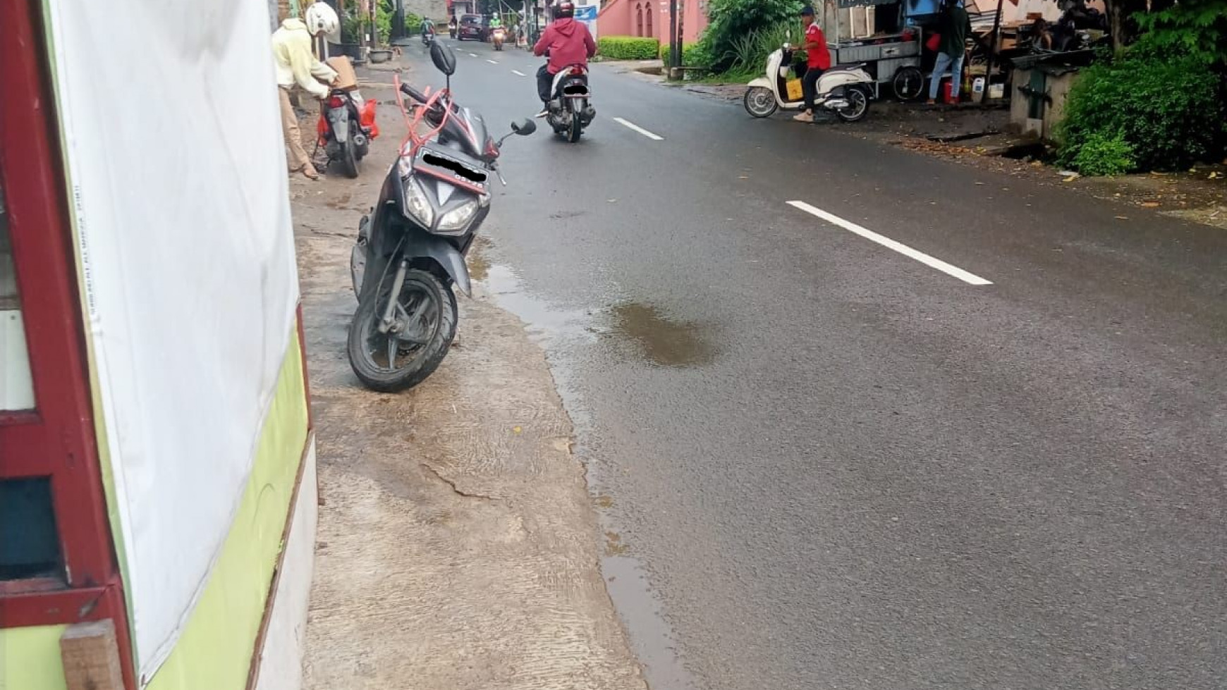 Rumah Tua Hitung Tanah Strategis Lenteng Agung