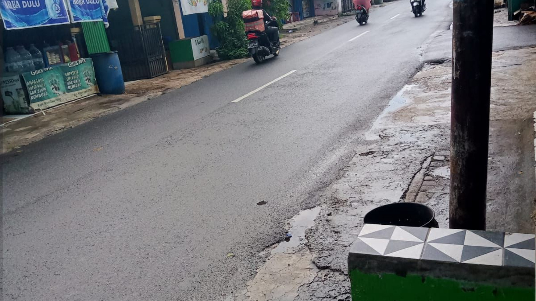 Rumah Tua Hitung Tanah Strategis Lenteng Agung