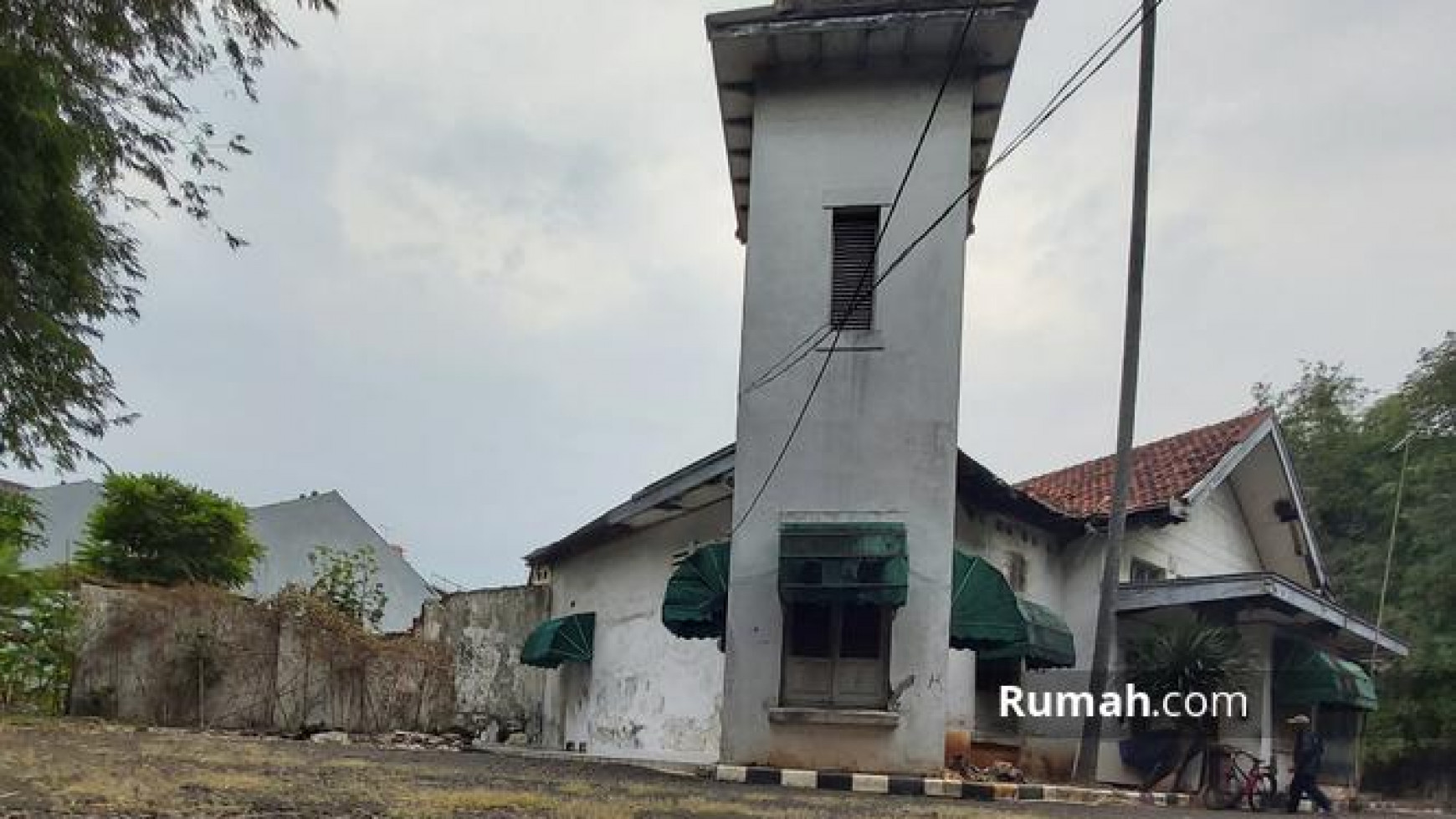 TANAH ZONA CAMPURAN AREA JALAN UTAMA MENTENG DEKAT TAMAN SUROPATI