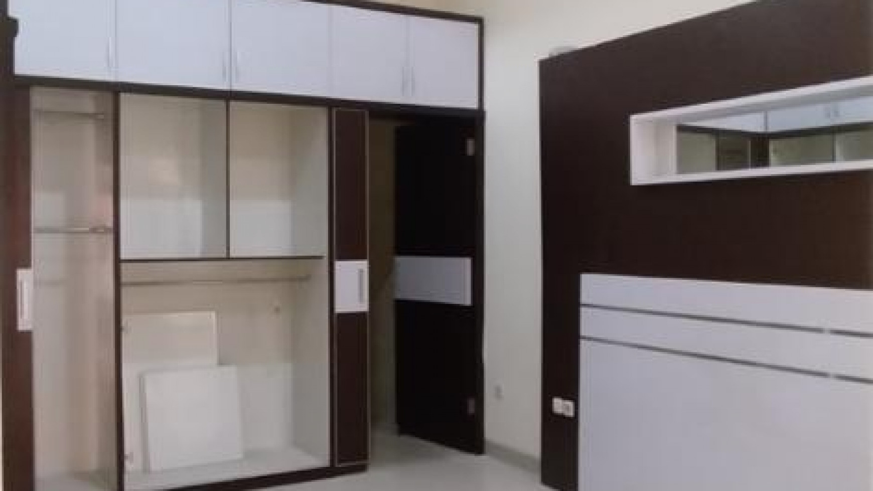  Jual Cepat Rumah Tenggilis Mejoyo 7BR Semi Furnished