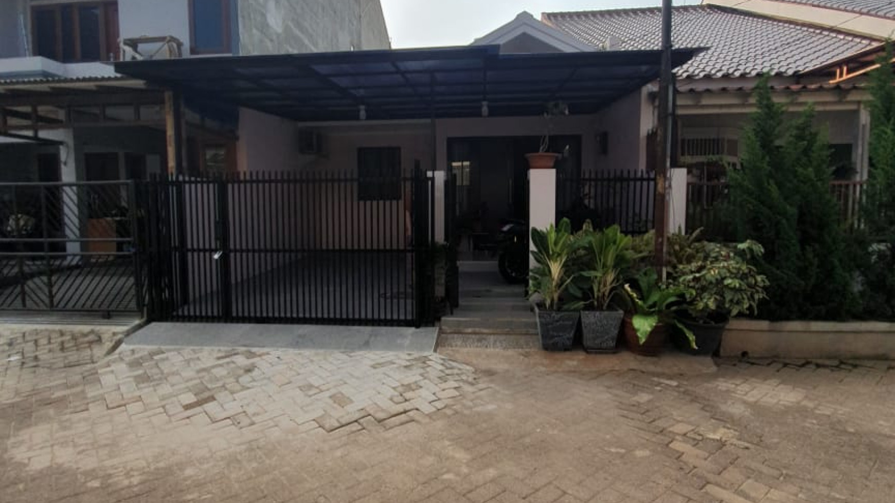 Dijual Rumah Bagus Di Karya Indah, Pondok Karya, Tangerang