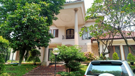 Dijual rumah bernuasa villa mediterania di kawasan exclusive Bintaro Jaya