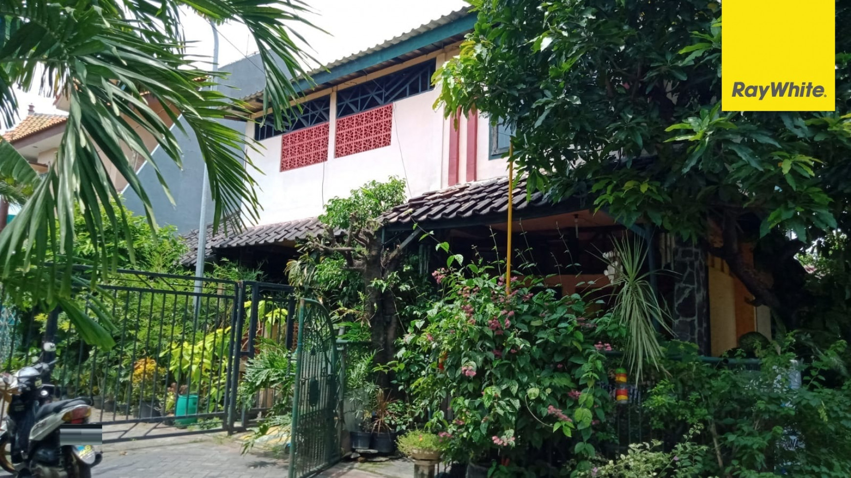 Dijual Rumah SHM di Taman Menanggal Indah, Surabaya