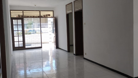 Dijual Cepat Rumah Fresh Terawat di Darmo Harapan, Surabaya Barat