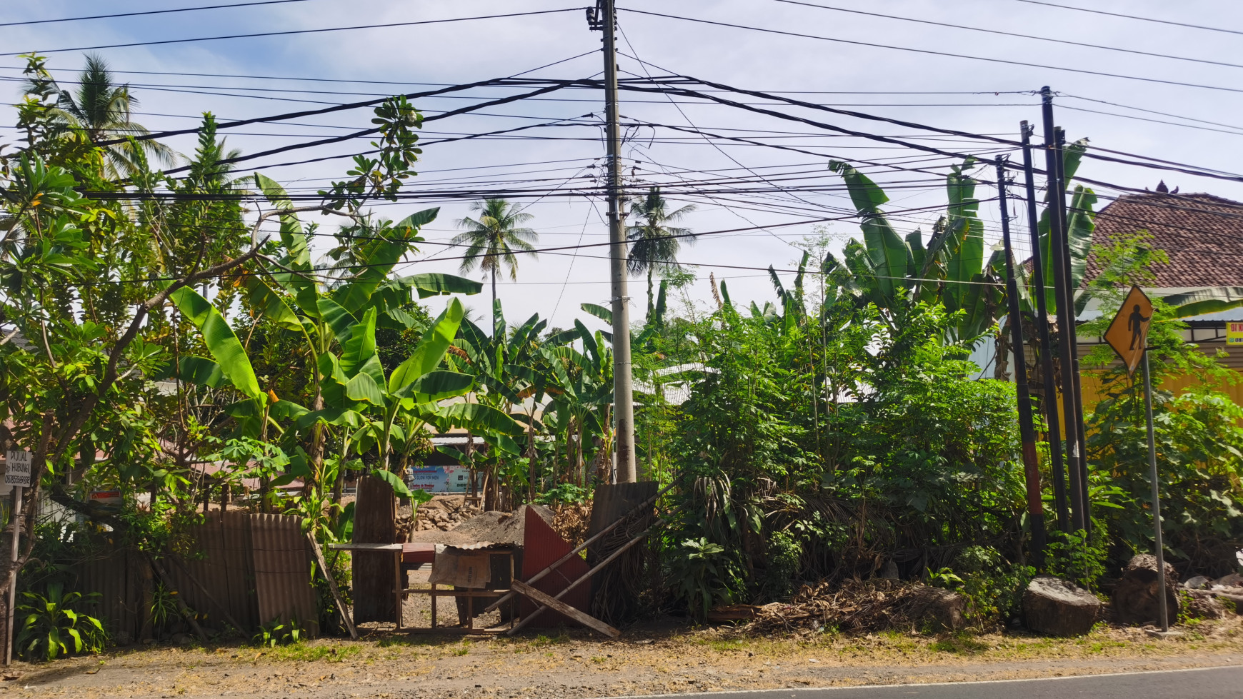 Land next to the main road for sale