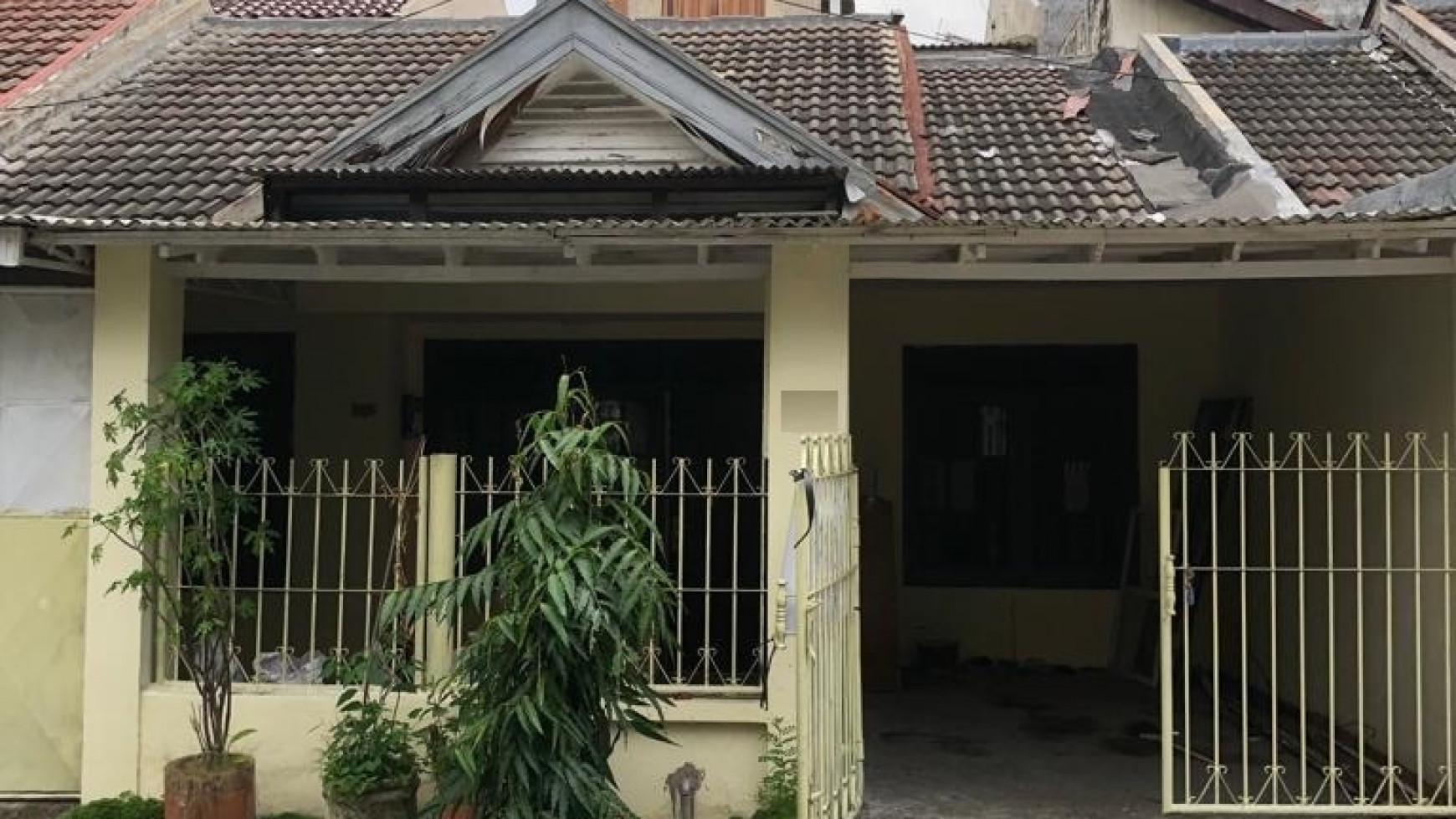 Dijual Rumah SHM di Klampis Harapan, Surabaya