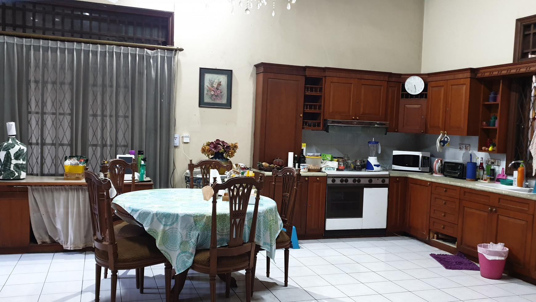 Super Bagus Rumah Hoek komplek Nyaman Hub: 0817 0120 620