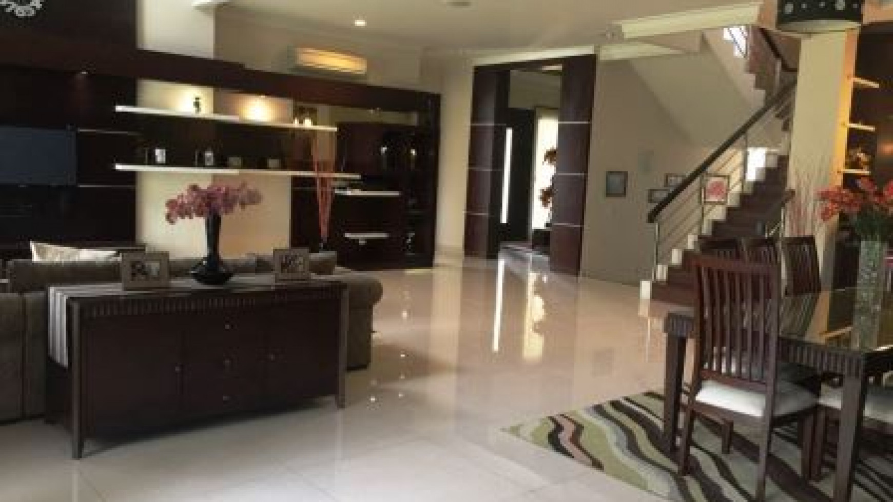 RUMAH MEWAH MINIMALIST DALAM KOMPLEK GADING SERPONG TANGERANG