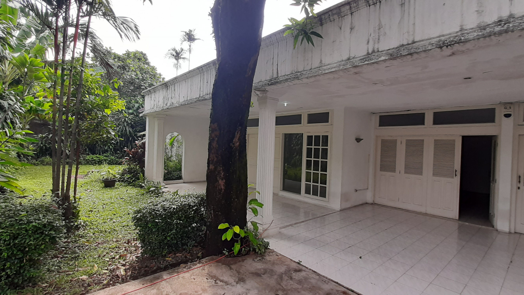 Dijual rumah hitung tanah lokasi elite Kemang V bebas banjir