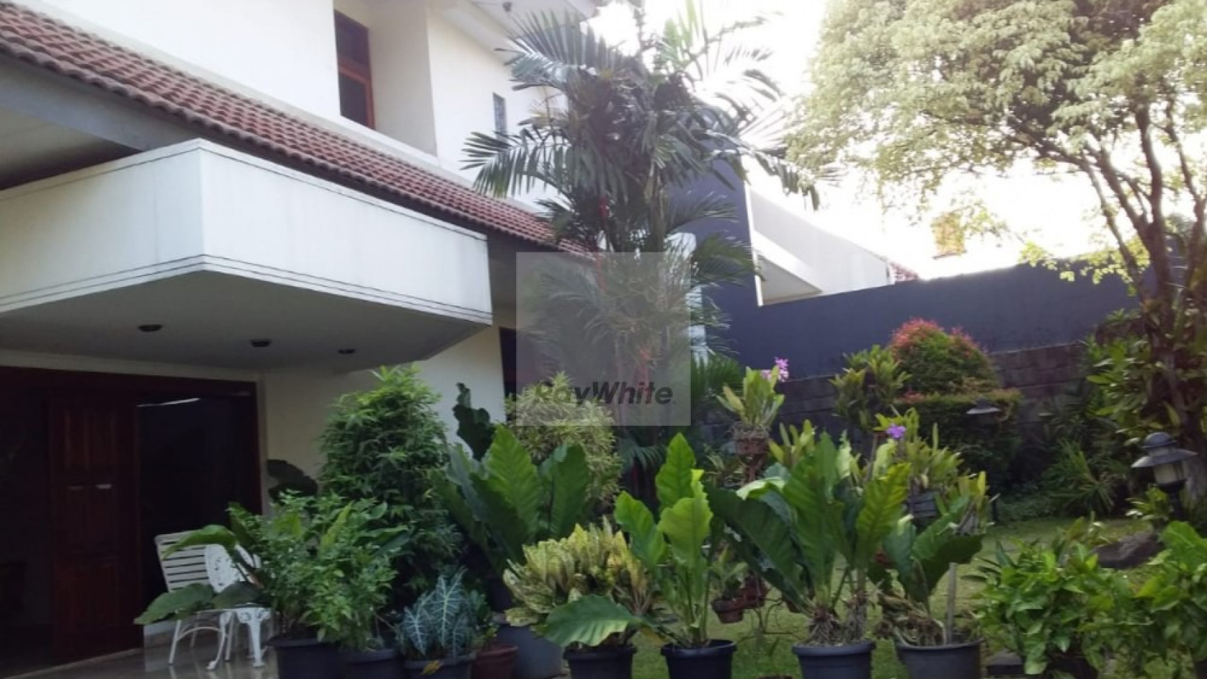 RUMAH DI LINGKUNGAN NYAMAN SEMI CLUSTER KENCANA PERMAI-PONDOK INDAH 