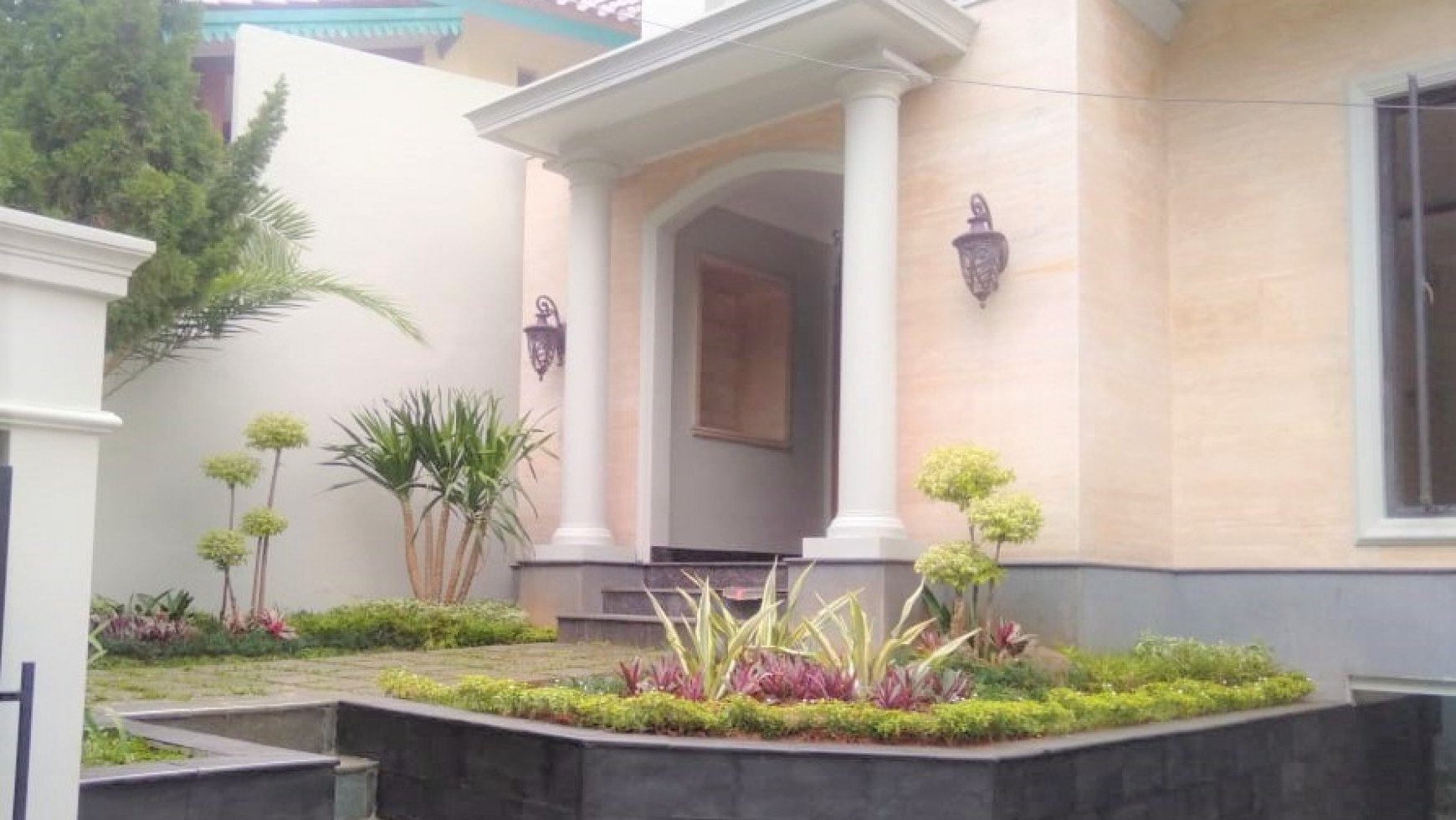 For sale rumah cantik area Kemang Barat