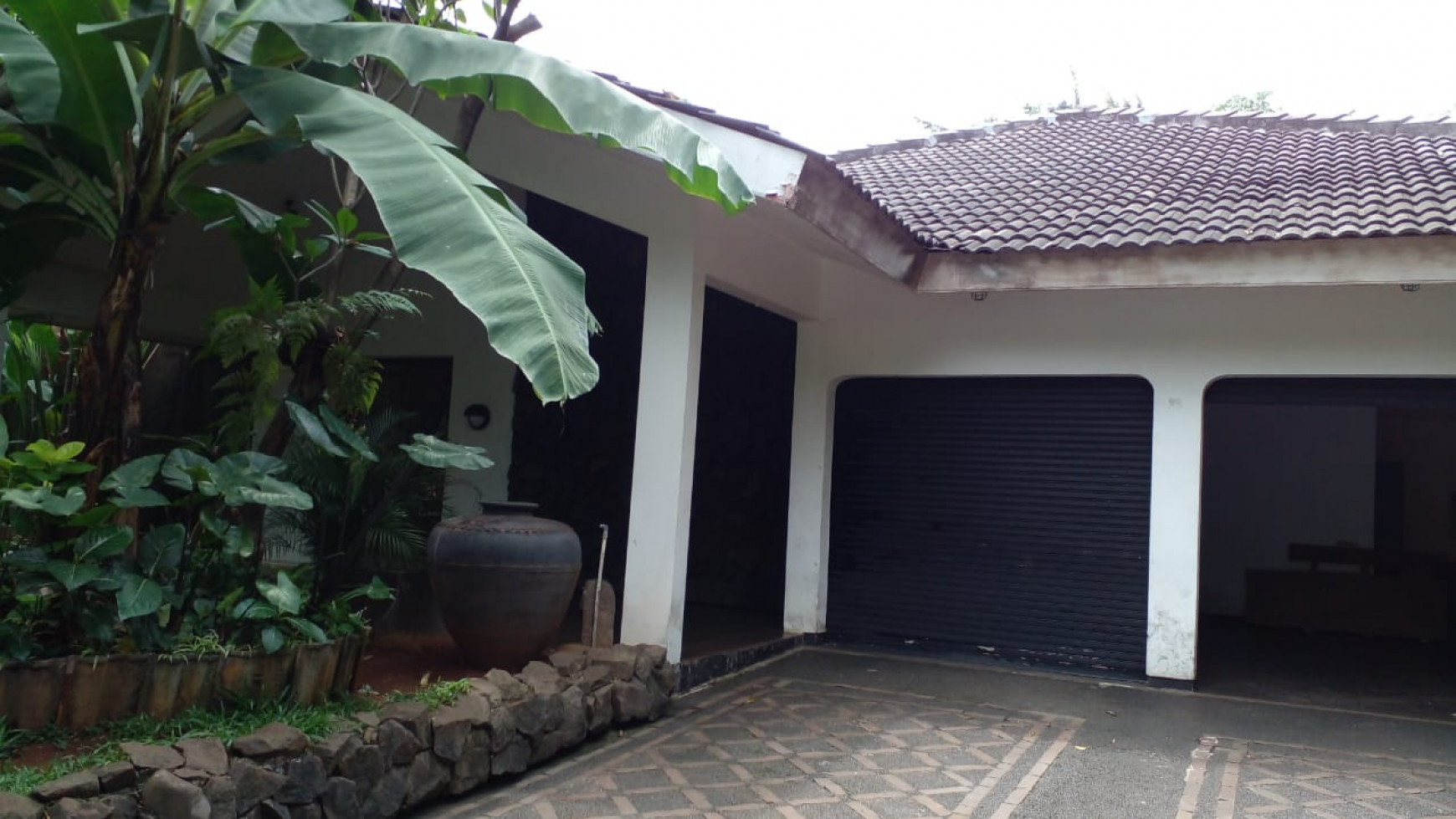 Dijual cepat rumah 1lantai area elite kemang dalam