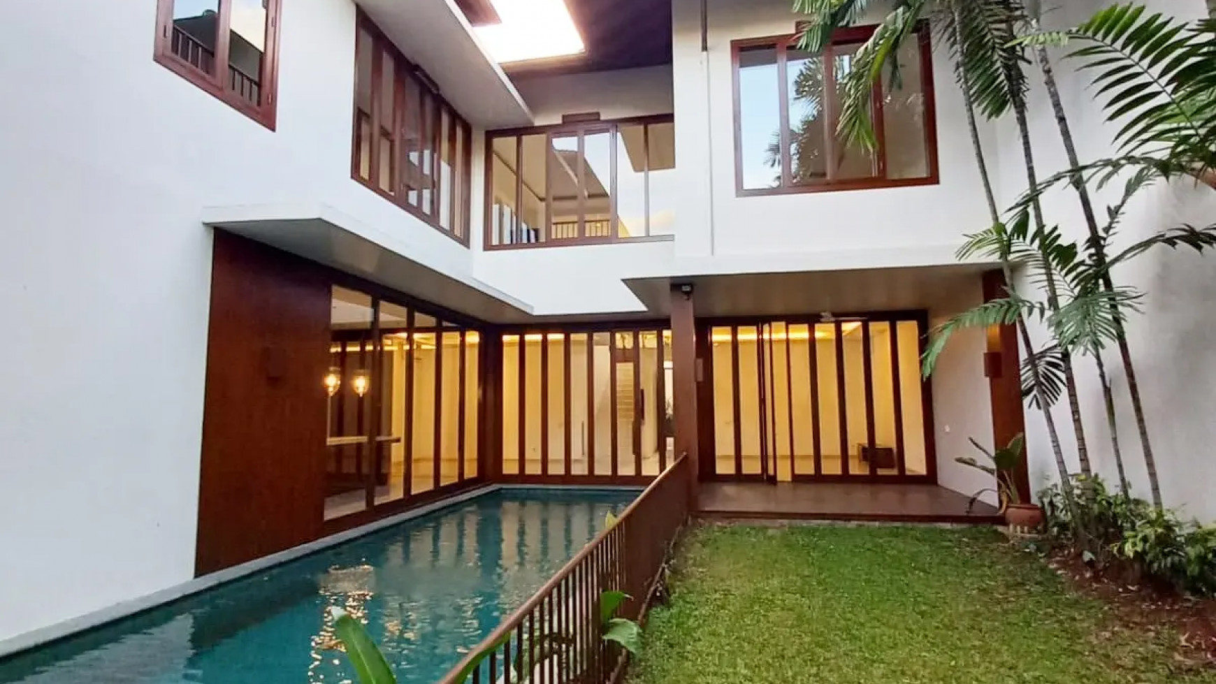 Rumah compound cakep lokasi menarik di cipete