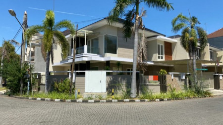 Dijual Rumah Galaxy Bumi Permai Baru 2 LANTAI Surabaya Timur